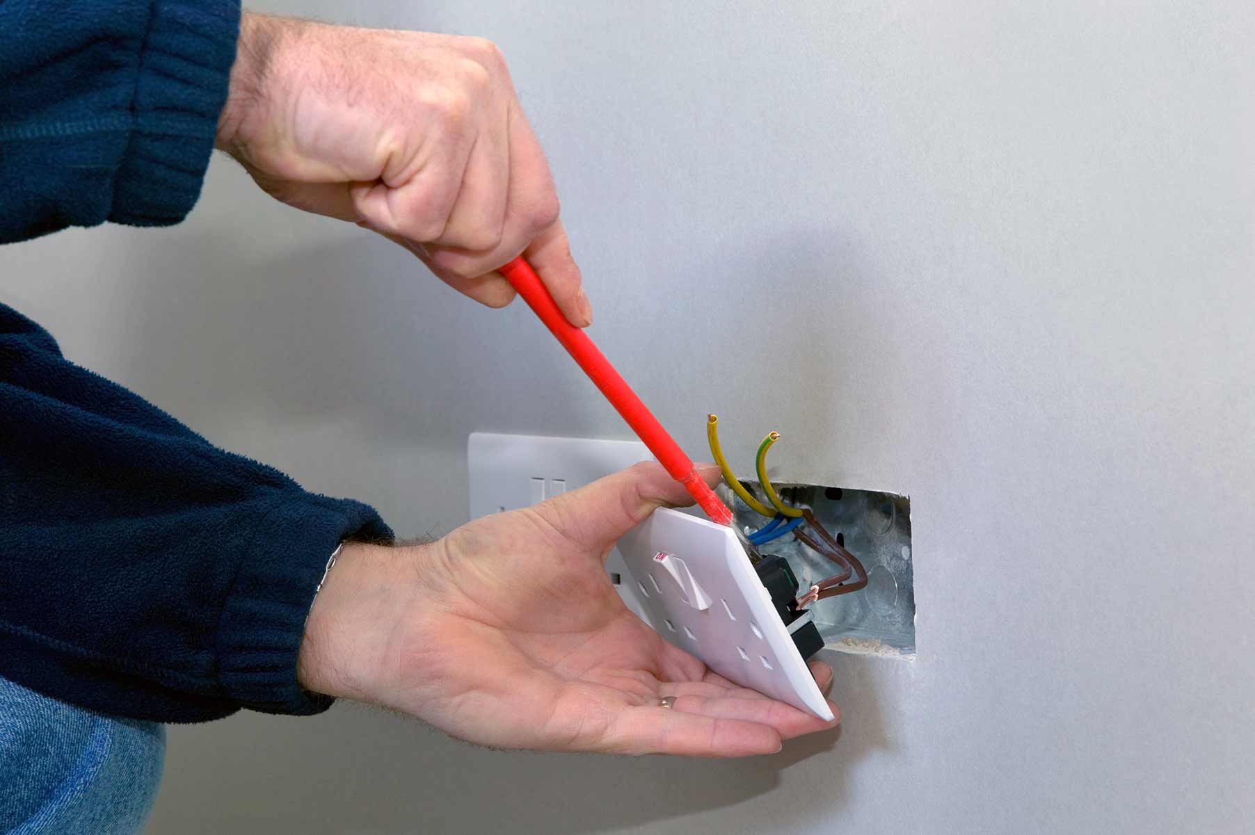 Our electricians can install plug sockets for domestic and commercial proeprties in Beddington Corner and the local area. 